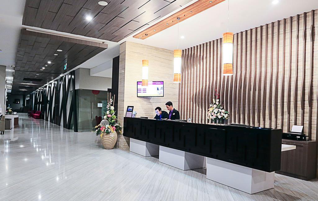 Mercure Palu Eksteriør bilde